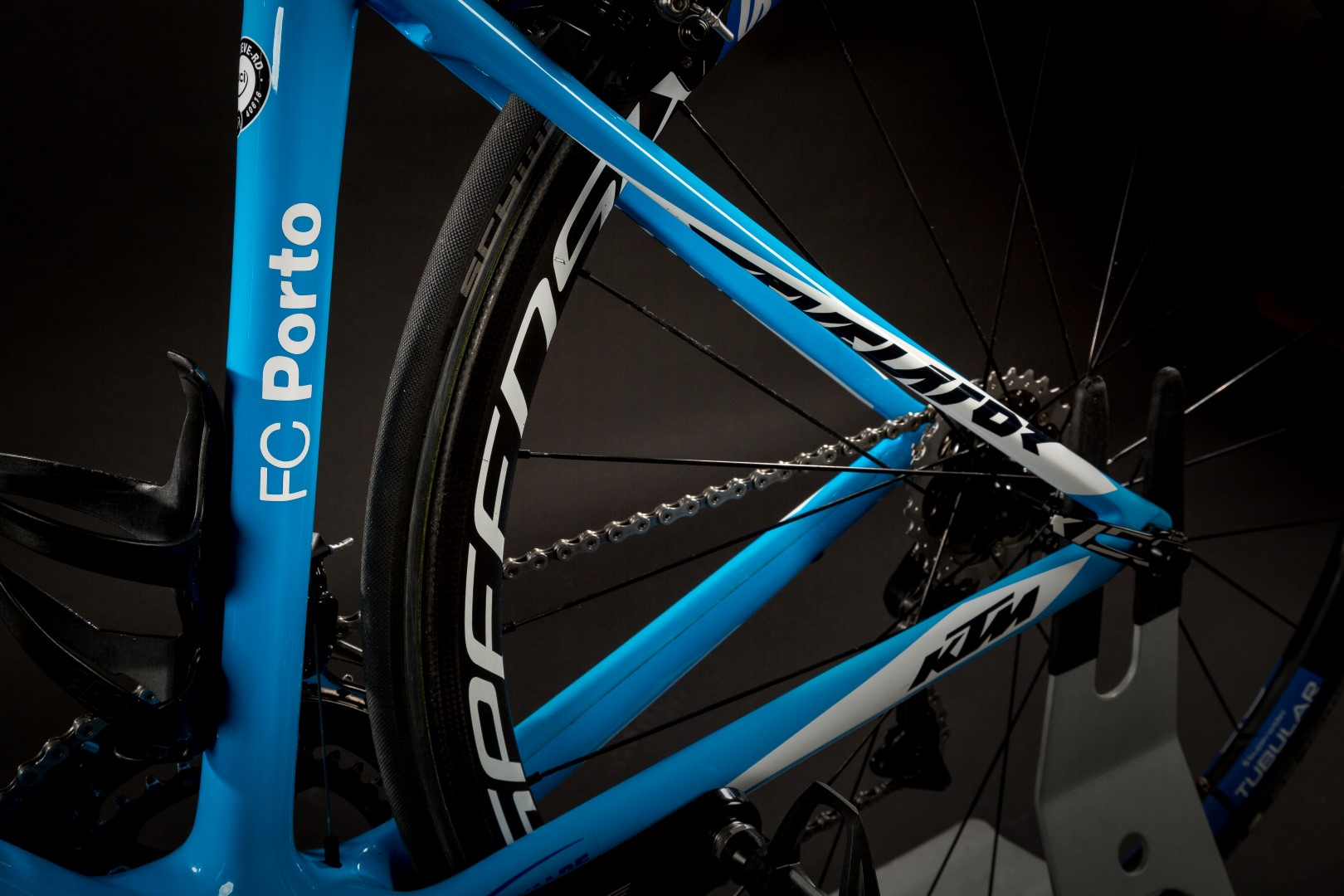 Revelator-w52-fc-porto-2017 (11)