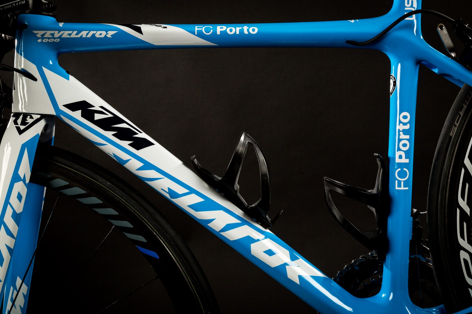 Revelator-w52-fc-porto-2017 (9)